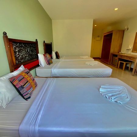 At Ruam Chok Hotel Chiang Mai Exterior photo
